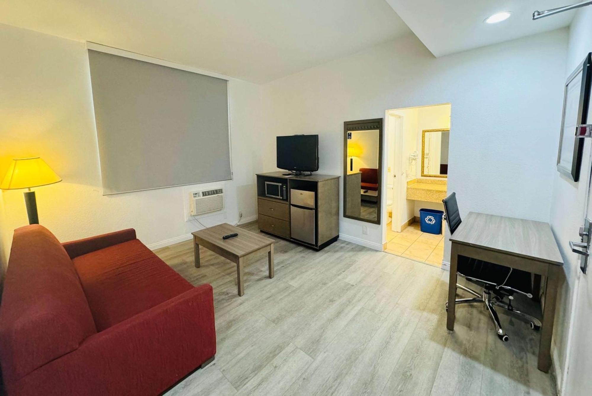 Hotel Ramada By Wyndham Airport San Diego